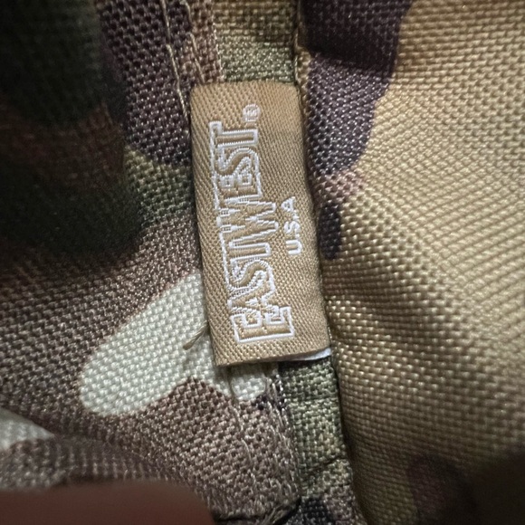 Tactical Camo Duffel Bag - Rugged Multi-Pocket Carry - Picture 5 of 12